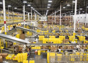 amazonfulfillmentcenter112716tj-7_1200xx8000-4500-0-420