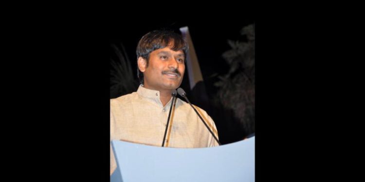 Hyderabad professor offers free videos to make MBA graduates employable