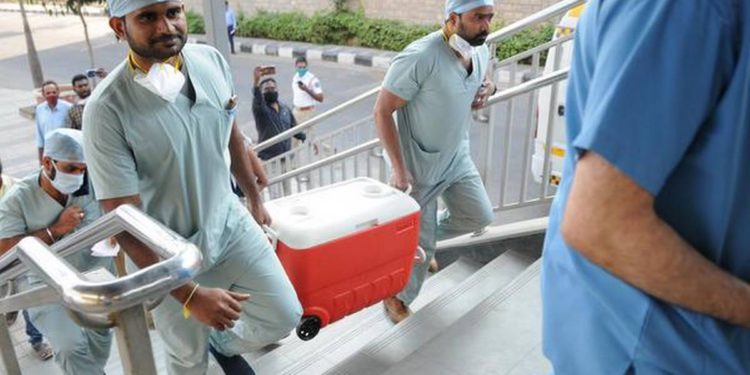 Patient, whose heart took a Metro, walks home