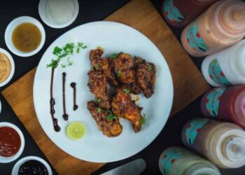 At this sauce paradise, eat in the comfort of your car