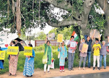 Green crusaders bat for protection of banyan trees in Hyderabad