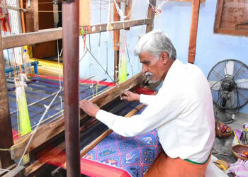 Telangana launches first of its kind insurance scheme for weavers