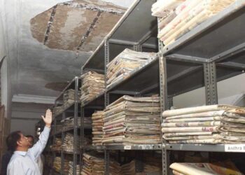 Think global and come with world-class products: KTR to students