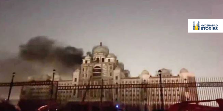 A fire has erupted at the new Secretariat building in Hyderabad.