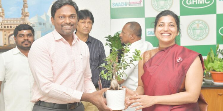 Amrapali Kata has assumed the role of GHMC Commissioner, while AV Ranganath has been appointed as the EV&DM Commissioner.