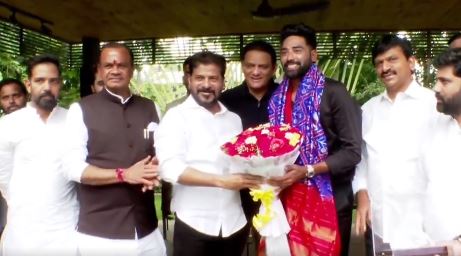 Mohammed Siraj meets Telangana Chief Minister Revanth Reddy