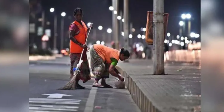 GHMC rolls out mega cleanliness drive in 300 wards.