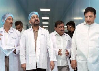 CM inaugurates Suzen Medicare’s ₹180-crore IV fluid manufacturing unit, calls for increased private investment