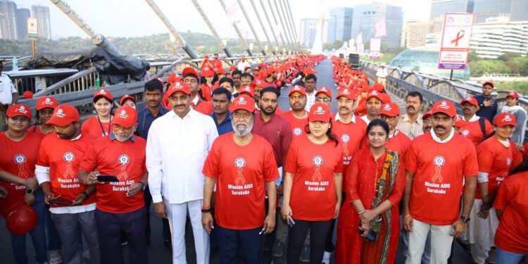 Hyderabad’s Durgam Cheruvu Transforms into a Human Chain for HIV Awareness